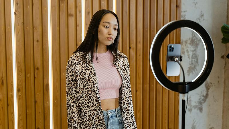 Bon dia i bona sort - Interrogants sobre la prohibici� de les xarxes als menors de 16 anys - Bon dia i bona sort | Escoltar