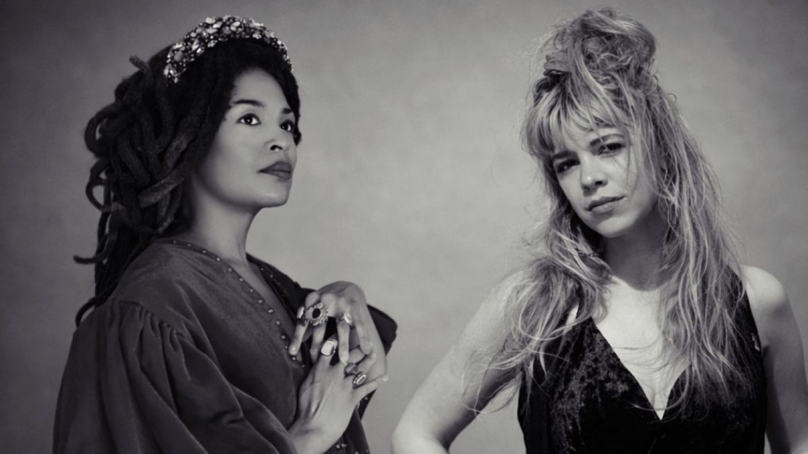 Amordiscos - Voces hermanas