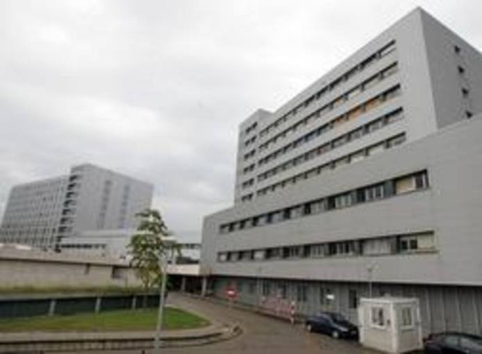 Las obras de la protonterapia de Valdecilla avanzan "a buen ritmo" - Cantabria Informativos | Escuchar