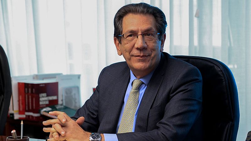 Enrique Arnaldo. El deporte como prolongación de la política - Conversaciones con José María Brunet. Memoria y retos de España | Escuchar