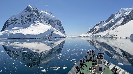 Así navegan los científicos españoles en la Antártida