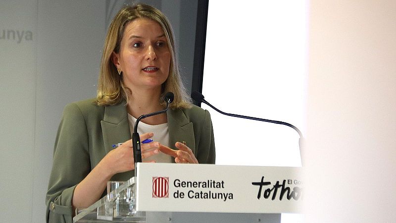 Cimera institucional per agilitar la regularització extraordinària de migrants - De nit | Escoltar