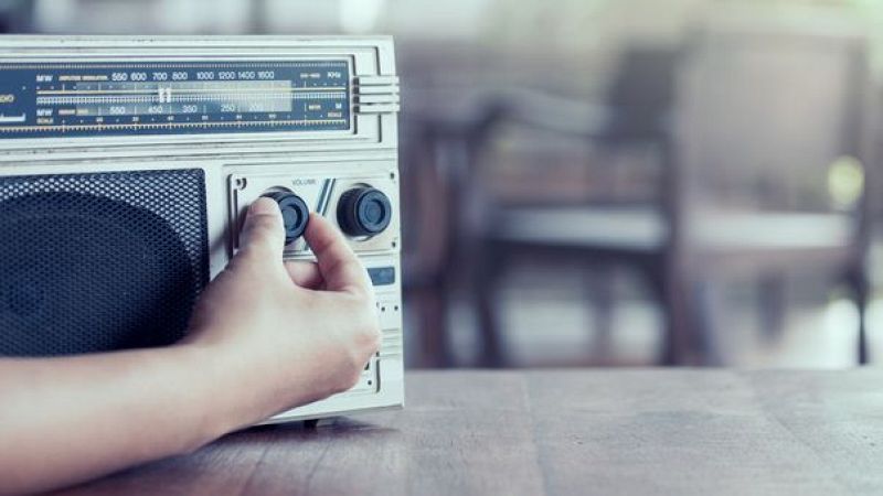 Acompañamiento de un pastor y de Clara Rojas, secuestrada por las FARC. Día de la Radio - Tirando de archivo en Radio 5 | Escuchar