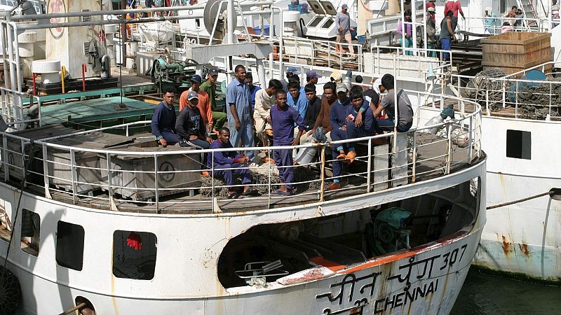 Los "paraísos fiscales" de la pesca internacional - Españoles en la mar | Escuchar