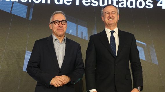 El Sabadell tanca l'any de l'OPA amb beneficis de 1.775 milions i relleu en la direcci�