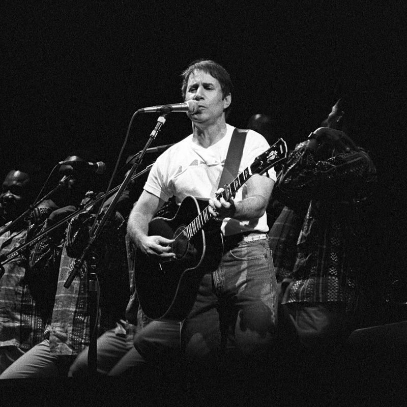 Tal día como hoy - Paul Simon - Escuchar ahora