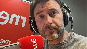 Joaqu�n Pajar�n convierte lo cotidiano en humor en "Con chancles y orbayando"