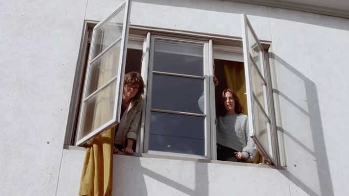 Charlotte Cornfield + Feist = Magia