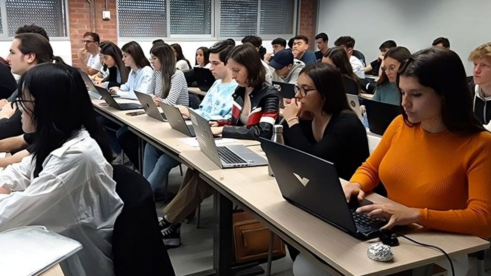 Dones a la ciència i la tecnologia: una lluita que continua