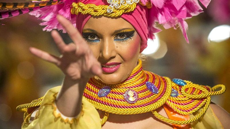 Águilas celebra su gran Carnava - Celebrando España | Escuchar