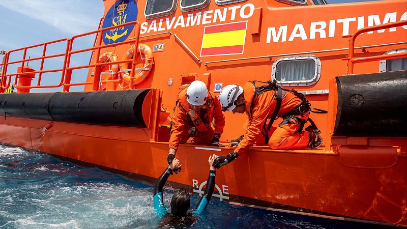 Salvamento Marítimo en cifras: miles de vidas rescatadas - Españoles en la mar | Escuchar