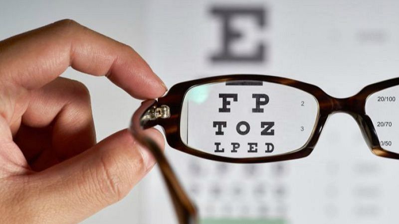 Revisió ocular a menors vulnerables - De nit | Escoltar