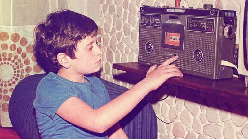 L'Entrellat - La radionovel·la més boja per celebrar el dia de la Ràdio - L'Entrellat | Escoltar