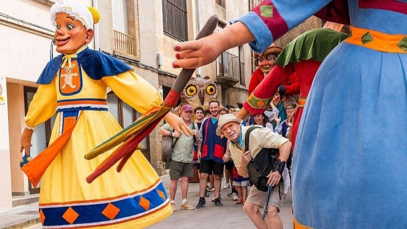Ronda de Carnaval: Sitges, Vilanova i la Geltr� i Solsona - S�n 4 dies | Escuchar