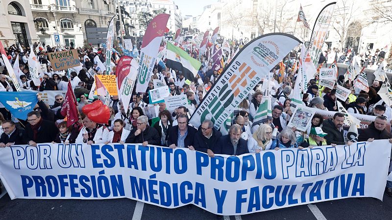 Huelga de médicos: "Esperamos que la ministra recapacite" - Las mañanas de RNE | Escuchar