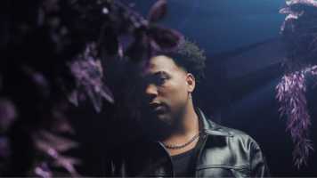 Luis Cort�s arriba al Xavif�rnia abans d'actuar al Sant Jordi