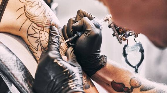 Els tatuatges foscos poden dificultar la detecci� del melanoma