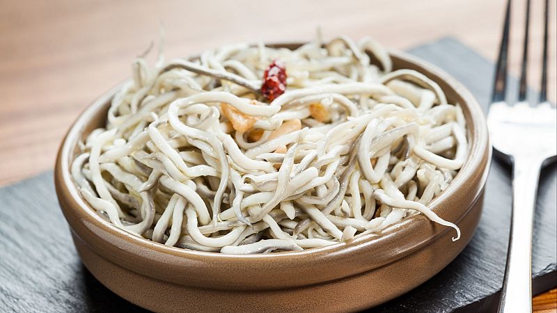 La angula, un manjar en peligro de extinción - Españoles en la mar | Escuchar