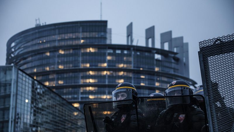 Cinco continentes - ¿Qué dice el reglamento de retorno que puede ratificarse en el Parlamento Europeo? - Escuchar ahora