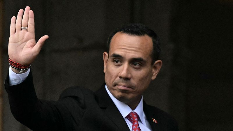 Cinco Continentes - Destituido el presidente interino de Perú - Escuchar ahora