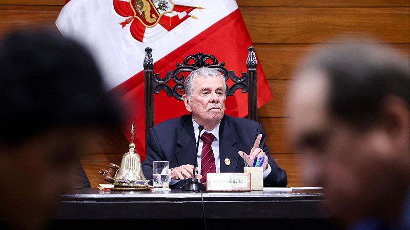 Cinco Continentes - El Congreso del Perú elige a su próximo presidente interino - Escuchar ahora