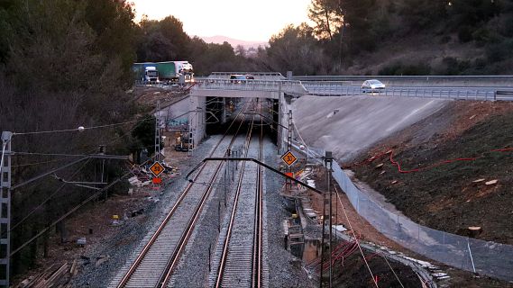Rodalies funciona a mig gas un mes després de l'accident de Gelida