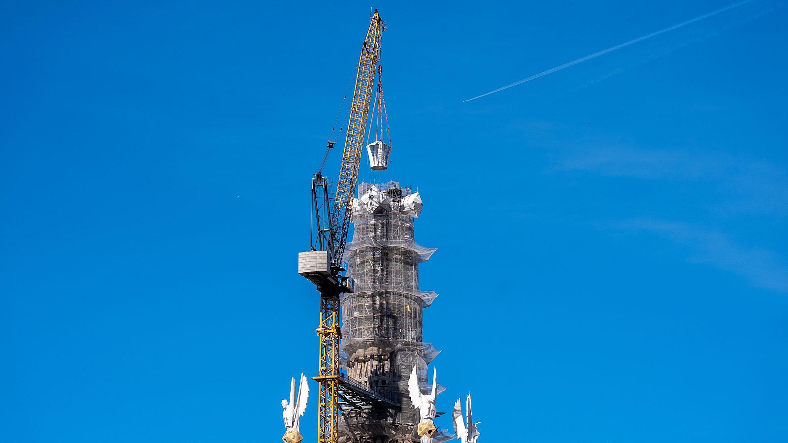 La Sagrada Família corona la Torre de Jesús | Maite Boada