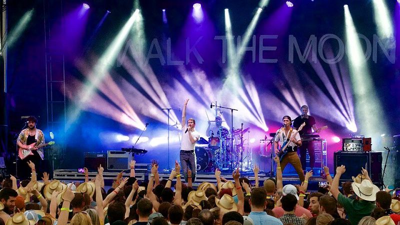 Rebobinando -  Walk the Moon – Shut Up and Dance - 23/02/26 - Escuchar ahora