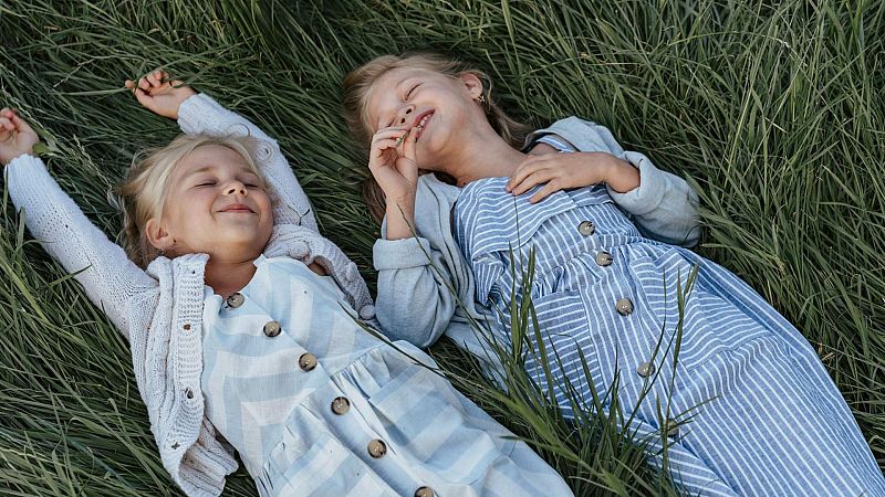 Bon dia i bona sort - L'idioma secret dels infants que ning� ent�n - Bon dia i bona sort | Escoltar