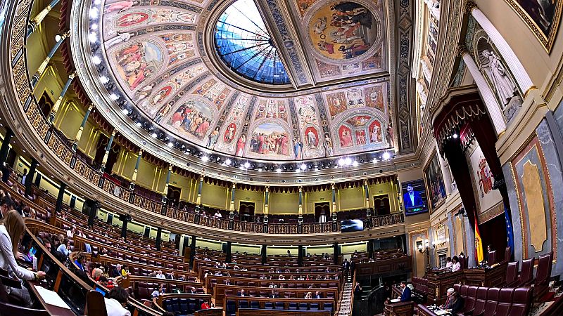 El 23-F visto por los jóvenes: "Hay mucho desconocimiento histórico" - Las mañanas de RNE | Escuchar