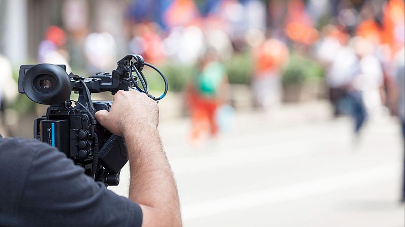 Amenazas y precariedad afectan al periodismo en Colombia - Hora América | Escuchar