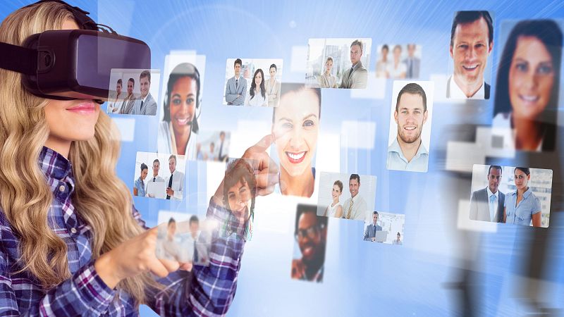 Segona hora: Posem el Zoom a la cultura del present etern: Tot �s immediat, provisional i caduc - Xavif�rnia | Escoltar