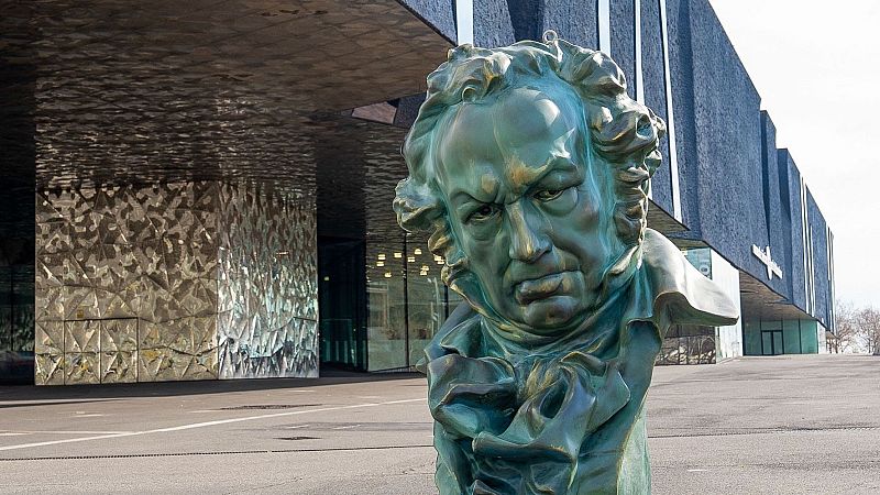 L'ENTRELLAT - Cristina Urgel: "Arribar fins aqu� amb hist�ries tan boniques i personals ja �s meravell�s" - L'Entrellat | Escoltar