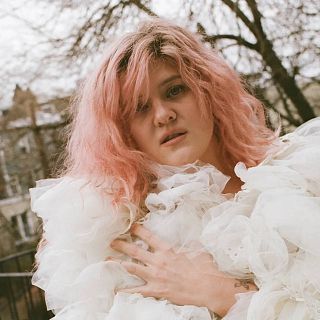 Grace Ives es la novia perfecta