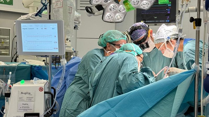 El mat� de R�dio 4 - Vall d'Hebron extirpa un tumor de fetge inoperable amb una t�cnica pionera - El mat� de R�dio 4 | Escoltar