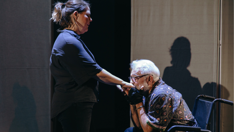 La actriz Clara Segura dirige Una festa a Roma en el Lliure - Dramedias en Radio 5 | Escuchar