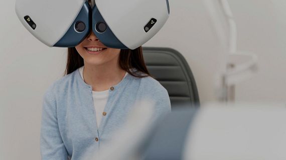 Revisions oculars i ulleres a menors vulnerables de Barcelona