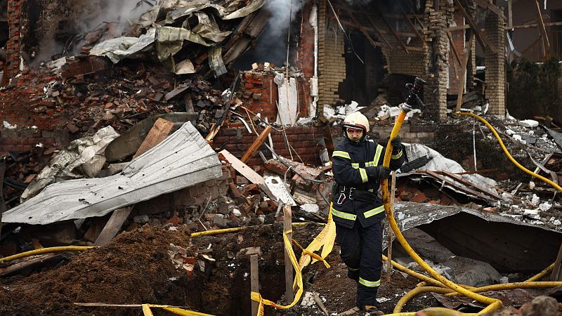 L'Entrellat - 4 anys de la guerra d'Ucra�na: "El meu germ� va estar al front de guerra i ara est� molt afectat psicol�gicament" - L'Entrellat | Escoltar