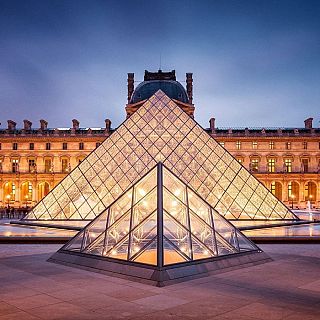 Dimiteix la presidenta del Louvre