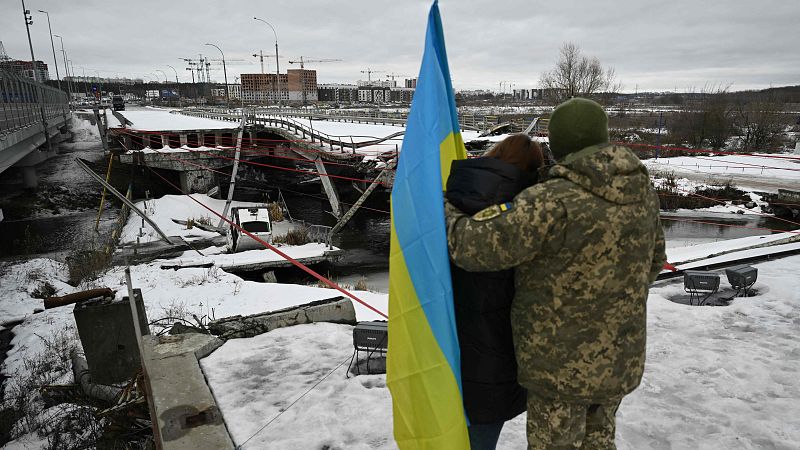 Cinco Continentes - Ucrania entra en su 5º año de guerra sin final a la vista - Escuchar ahora