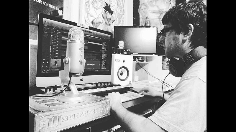 La taberna del puerto - El eclecticismo de Ra�l Torrico: del aula al pentagrama - 24/02/26 - La taberna del puerto | Escuchar