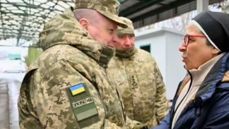 El matí de Ràdio 4 - Sor Lucía Caram: “Ucraïna està al límit, testimonis esgarrifosos" | Escoltar