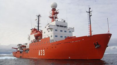 Conexión con un buque científico en la Antártida