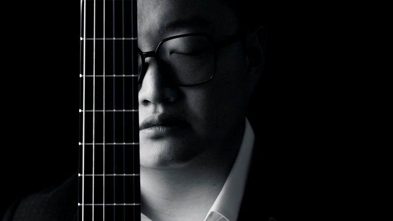 Un alma "gitana" de Oriente sobre las seis cuerdas - Emisión en chino | Escuchar