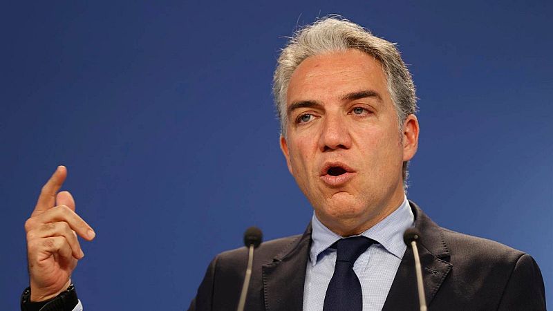 Elías Bendodo. Cómo ha de ser la negociación del PP con Vox - Conversaciones con José María Brunet. Memoria y retos de España | Escuchar