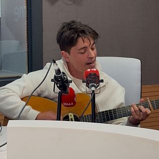 Cesc Sansalvadó canta en directe a 'El Matí de Ràdio 4'!