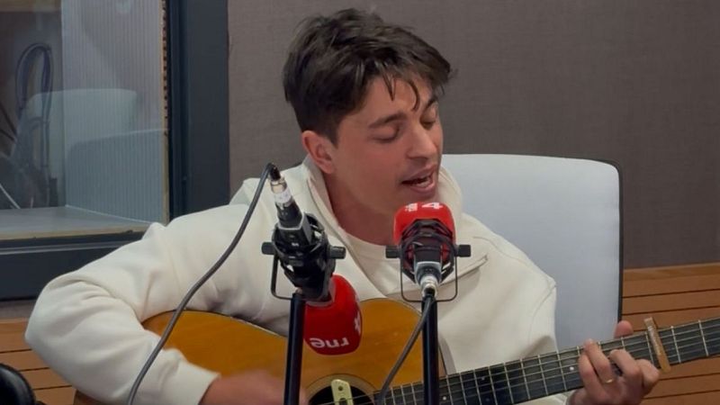 El mat� de R�dio 4 - Cesc Sansalvad� canta en directe a 'El Mat� de R�dio 4'! - El mat� de R�dio 4 | Escoltar