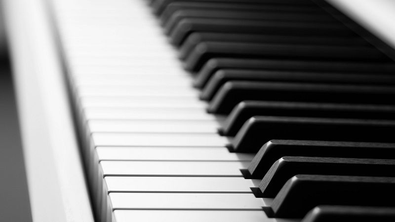 Daniel Brand: Superestrella d’Aitana i més al piano - Xavifòrnia | Escoltar