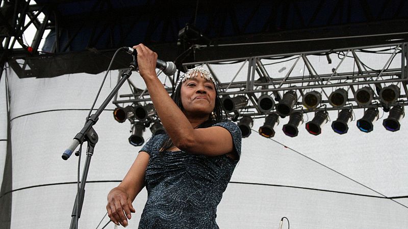 Black vibes - Vibraciones encadenadas - 01/03/26 - Black vibes | Escuchar