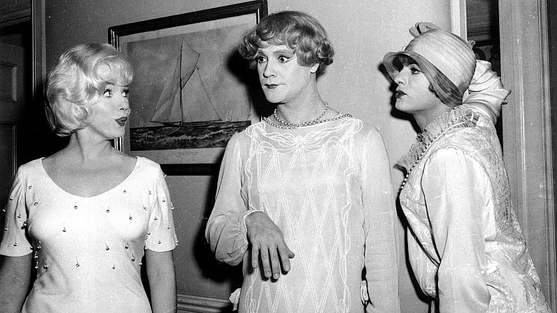 Esta noche... un cl�sico - Con faldas y a lo loco - 02/03/26 - Escuchar ahora